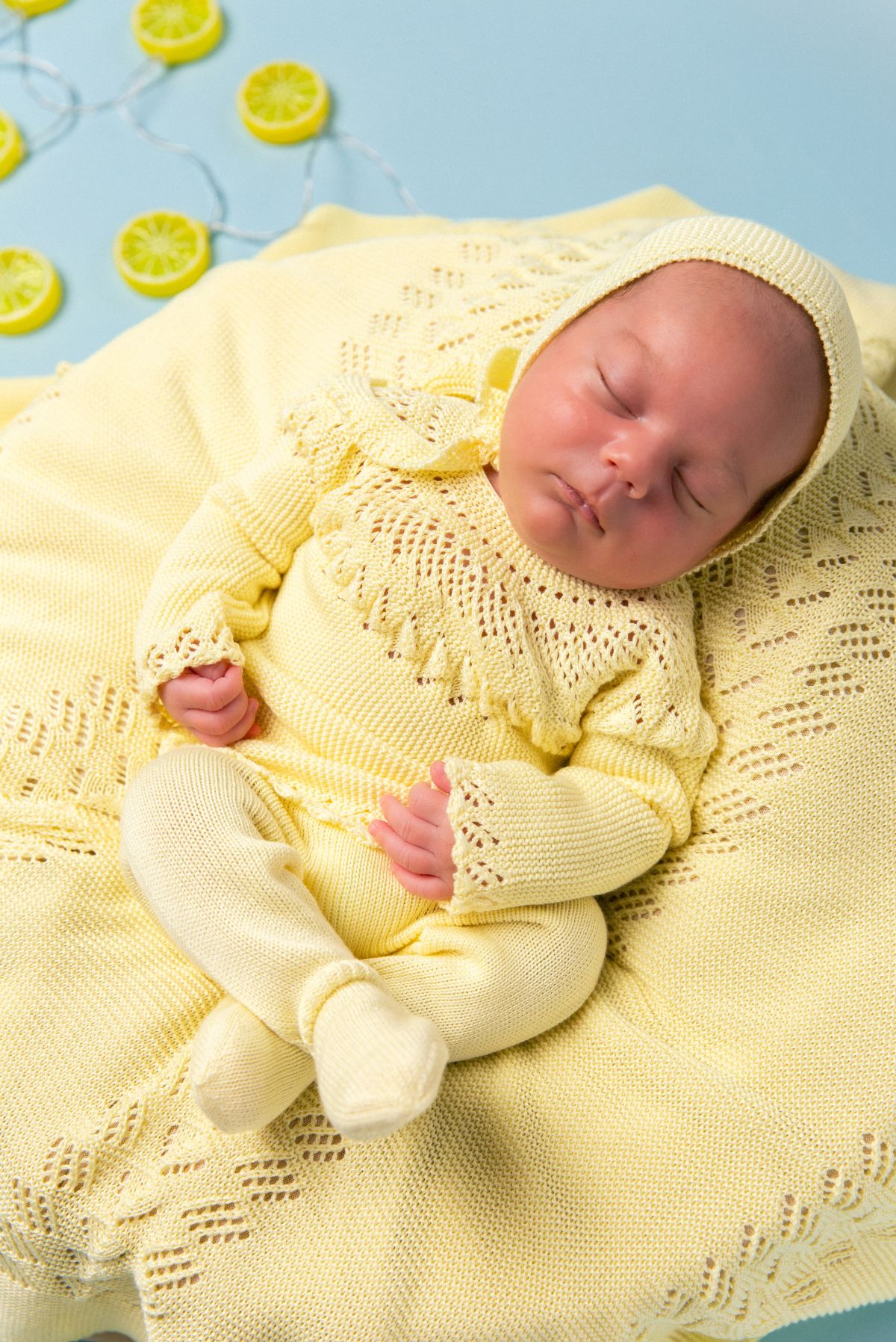 Ropa bebé amarillo